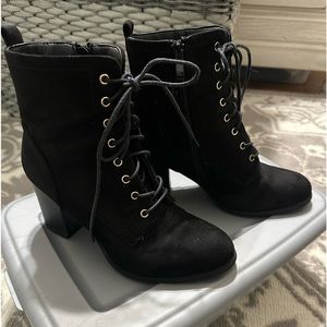 Journee collection boots